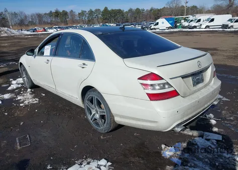 2008 Mercedes-Benz S 550 4Matic z USA, uszkodzony, nr VIN WDDNG86X38A200063